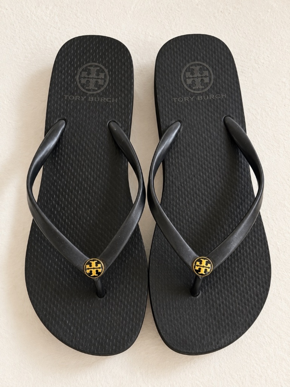 Tory Burch Black Rubber Wedge Flip Flops Gold Logo Women's Size 7.5